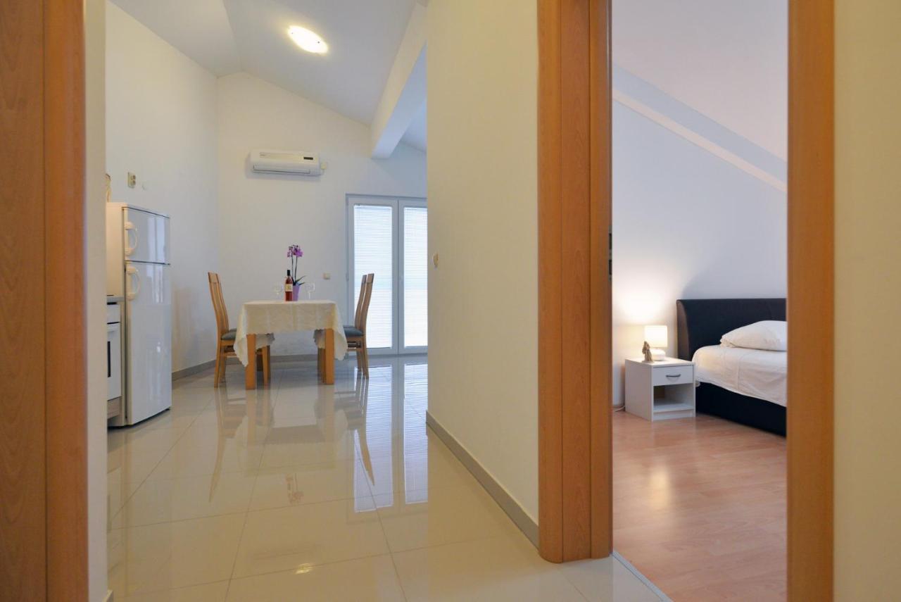Apartmani Vedrana, Муртер Экстерьер фото