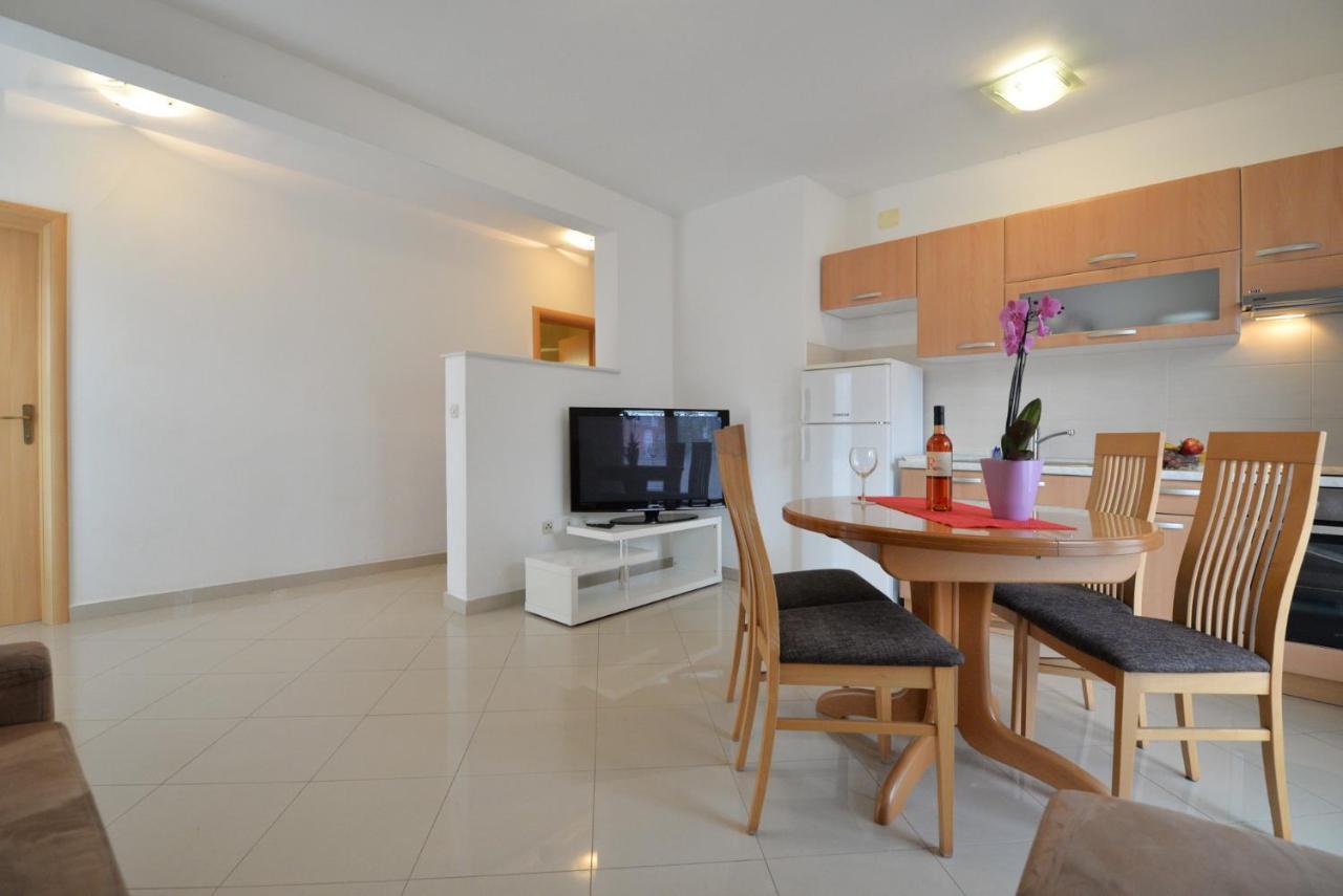 Apartmani Vedrana, Муртер Экстерьер фото
