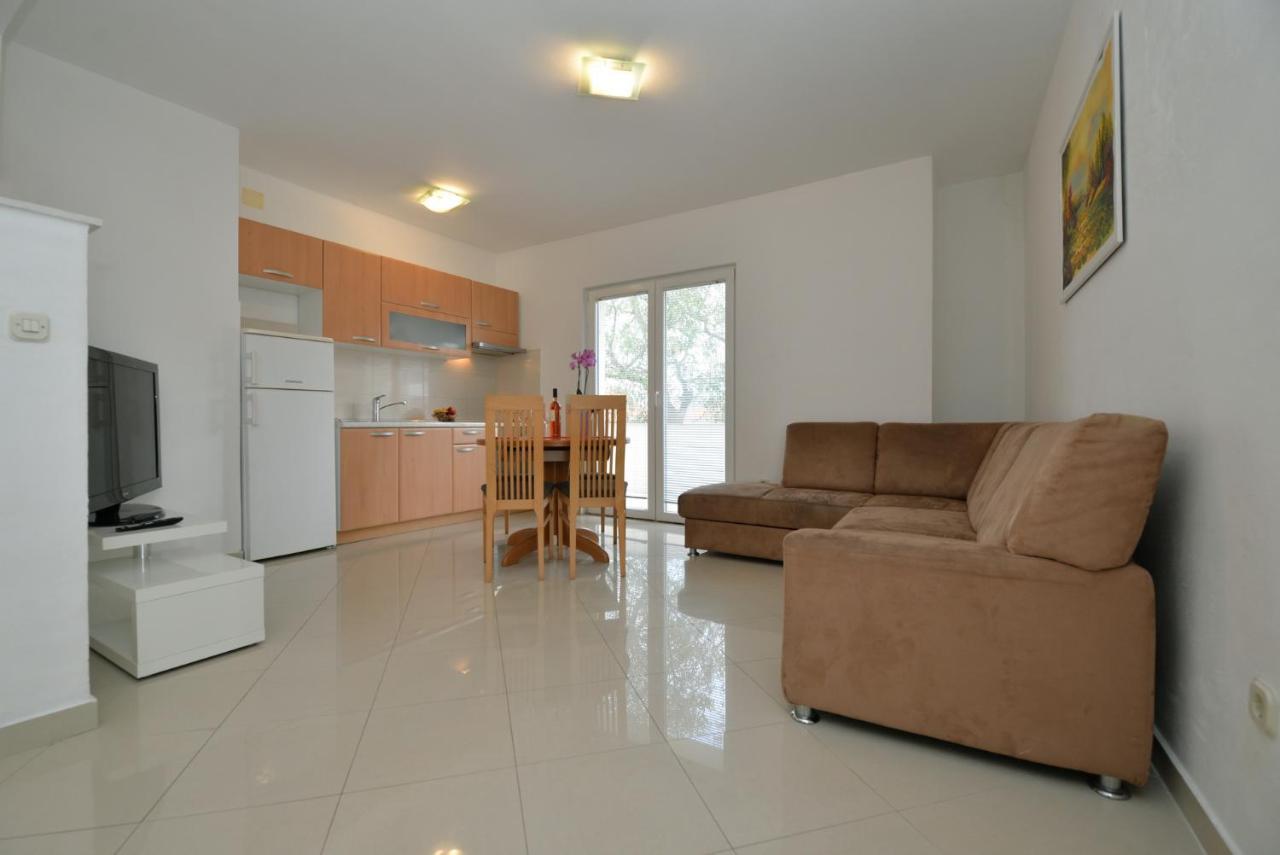 Apartmani Vedrana, Муртер Экстерьер фото