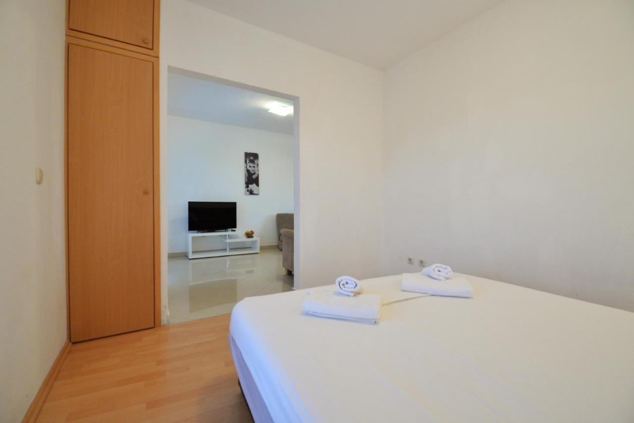 Apartmani Vedrana, Муртер Экстерьер фото