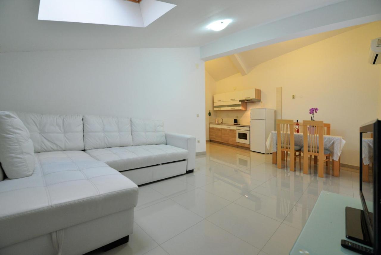 Apartmani Vedrana, Муртер Экстерьер фото