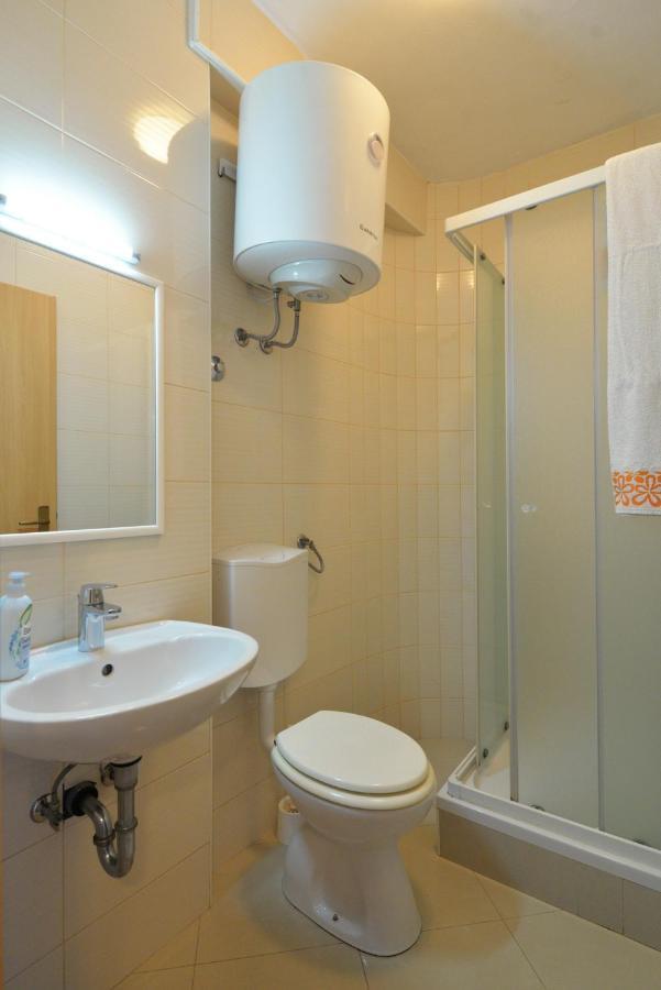 Apartmani Vedrana, Муртер Экстерьер фото