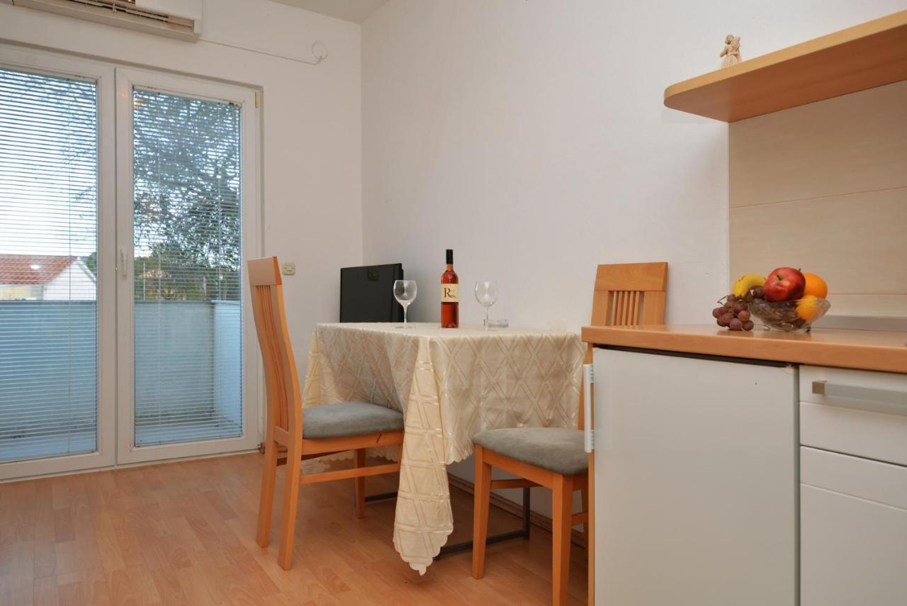 Apartmani Vedrana, Муртер Экстерьер фото
