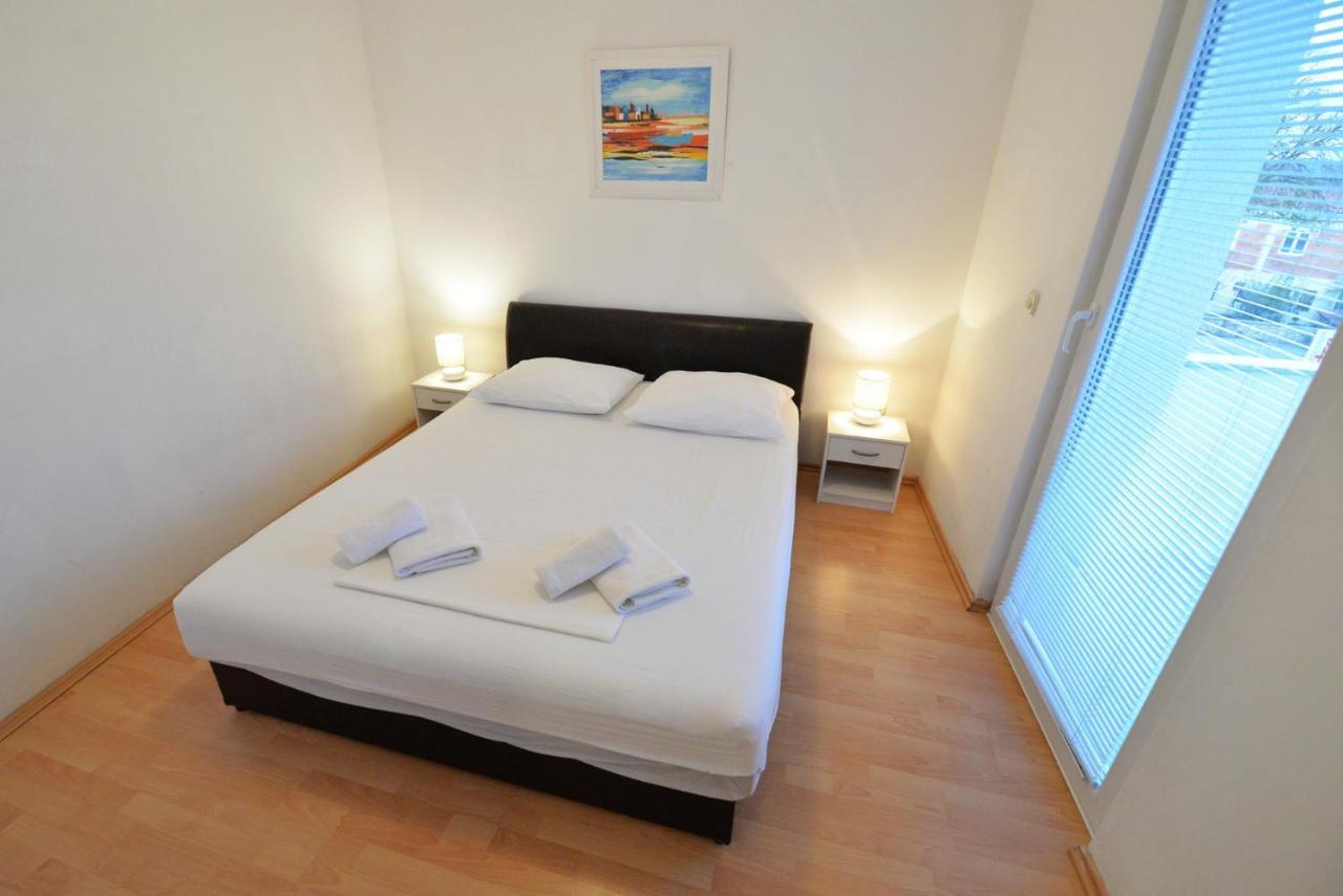 Apartmani Vedrana, Муртер Экстерьер фото