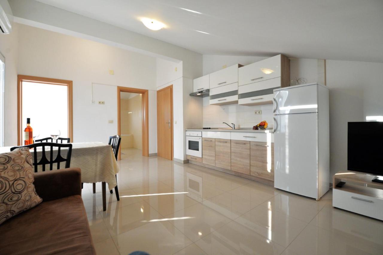 Apartmani Vedrana, Муртер Экстерьер фото