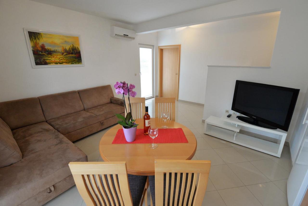 Apartmani Vedrana, Муртер Экстерьер фото