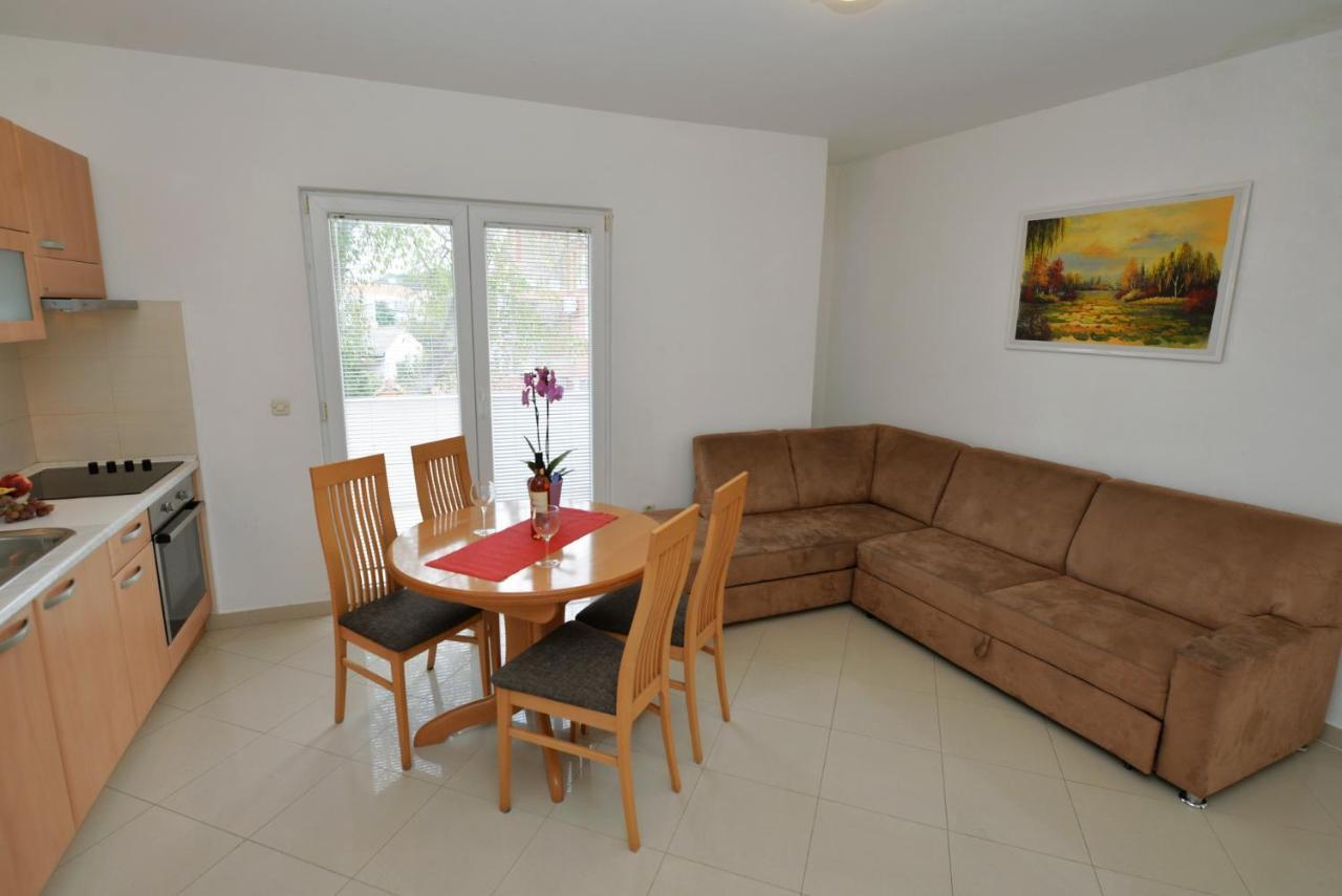 Apartmani Vedrana, Муртер Экстерьер фото