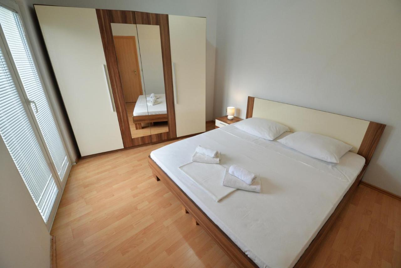 Apartmani Vedrana, Муртер Экстерьер фото