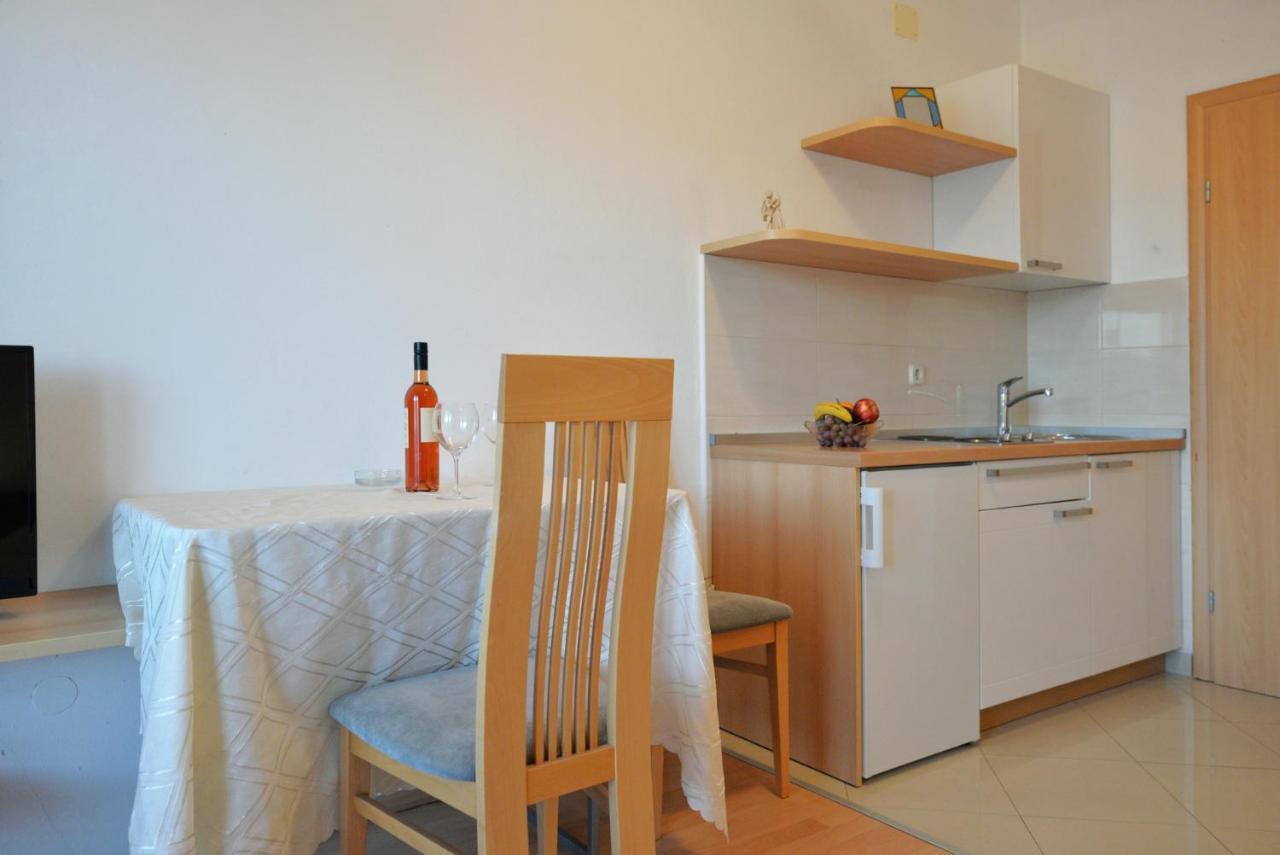 Apartmani Vedrana, Муртер Экстерьер фото