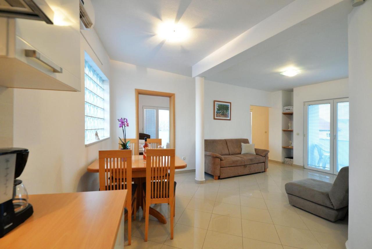 Apartmani Vedrana, Муртер Экстерьер фото