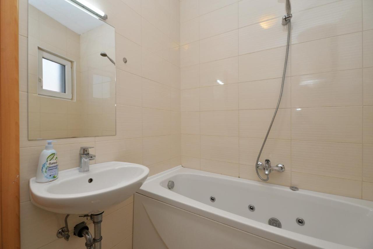 Apartmani Vedrana, Муртер Экстерьер фото