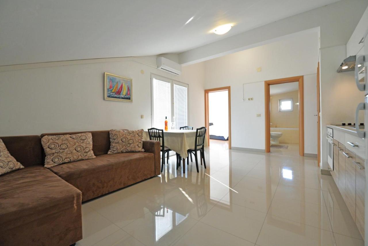 Apartmani Vedrana, Муртер Экстерьер фото