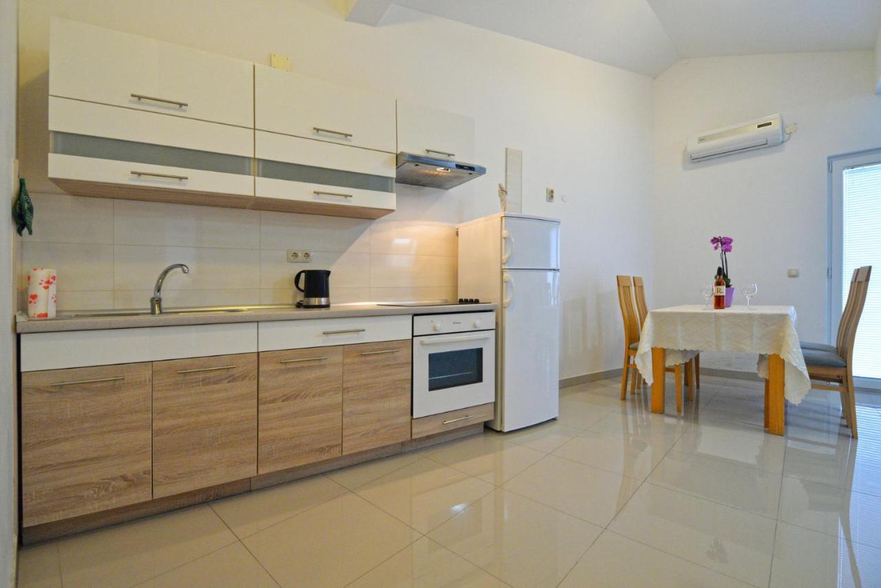Apartmani Vedrana, Муртер Экстерьер фото