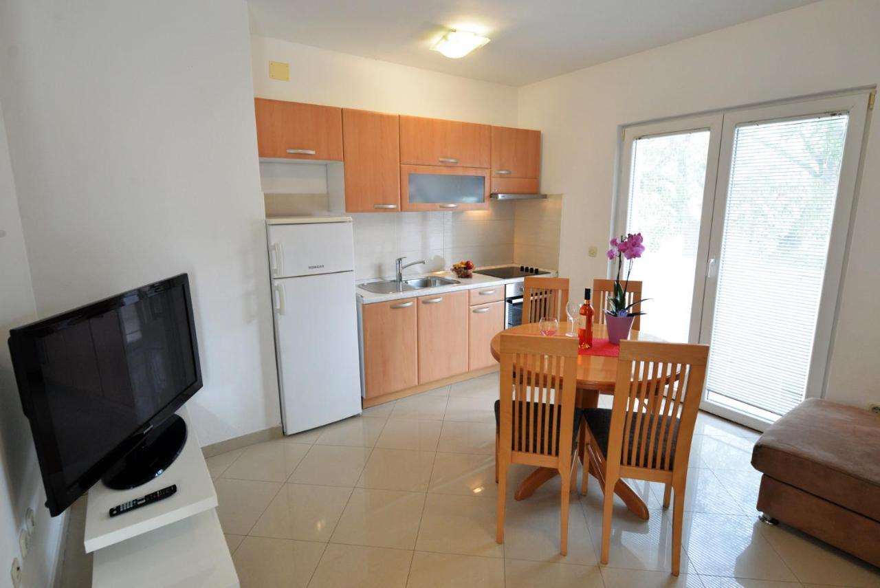 Apartmani Vedrana, Муртер Экстерьер фото