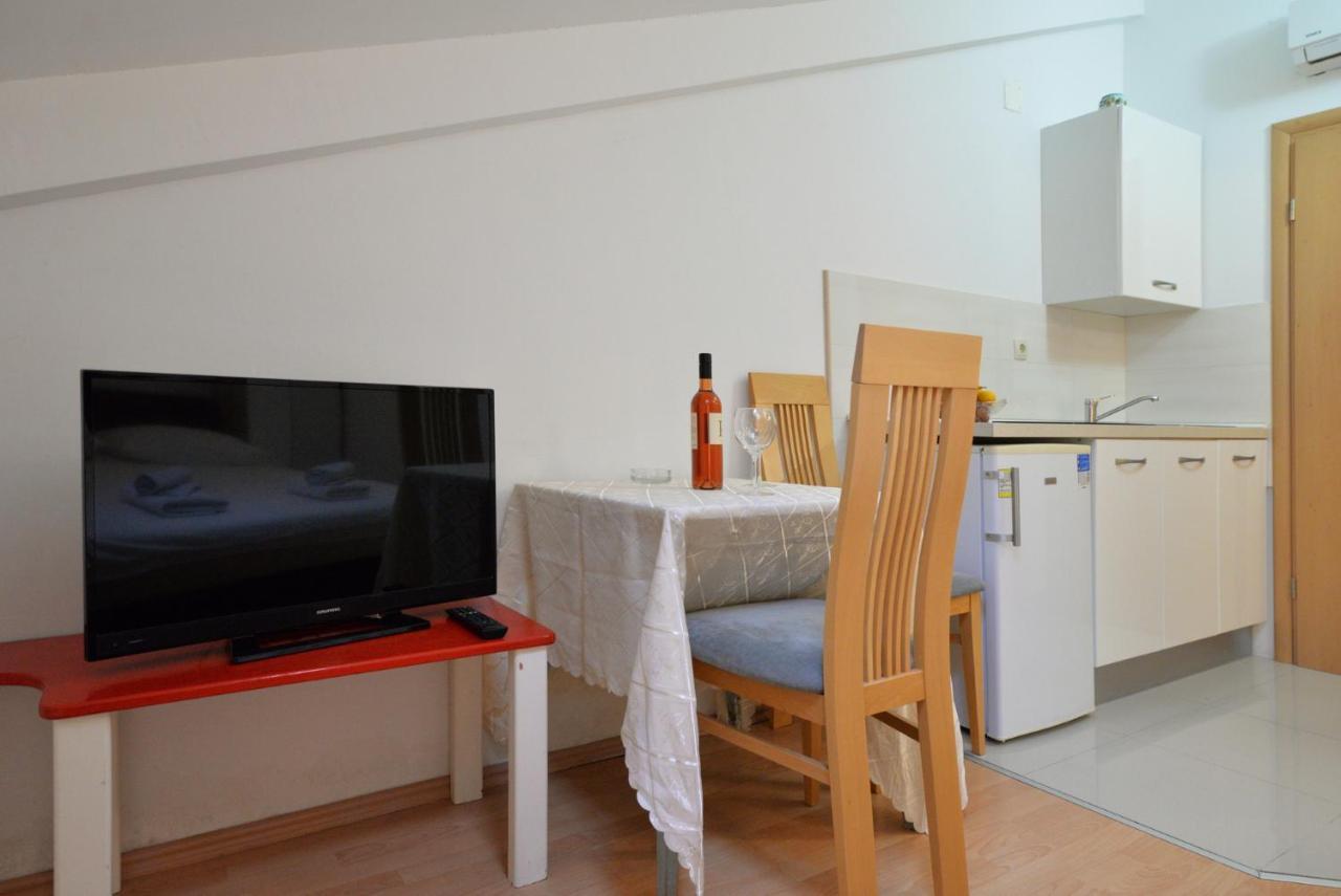 Apartmani Vedrana, Муртер Экстерьер фото