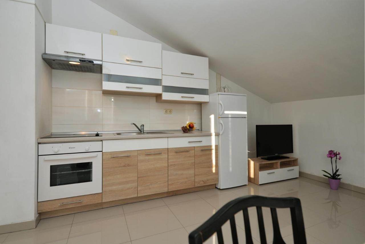 Apartmani Vedrana, Муртер Экстерьер фото